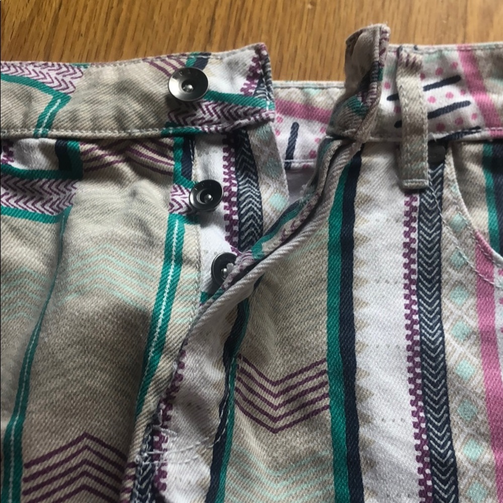 Roxy High Waisted Patterned Shorts - image 3